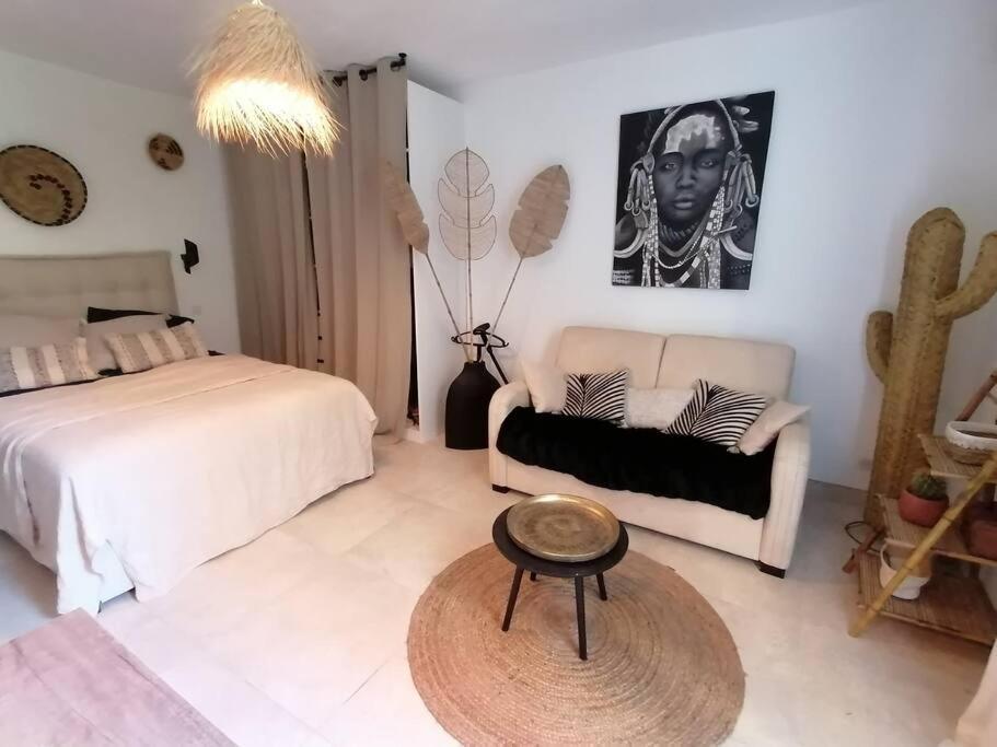 Superbe Studio Ethnique Apartment Hyeres Exterior photo